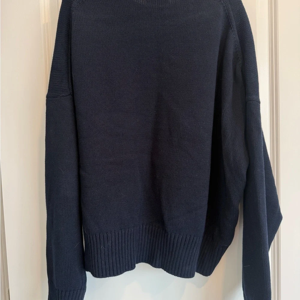 Quince 100% Organic Cotton Boyfriend Crew
Sweater in Navy size Large - Picture 12 of 14